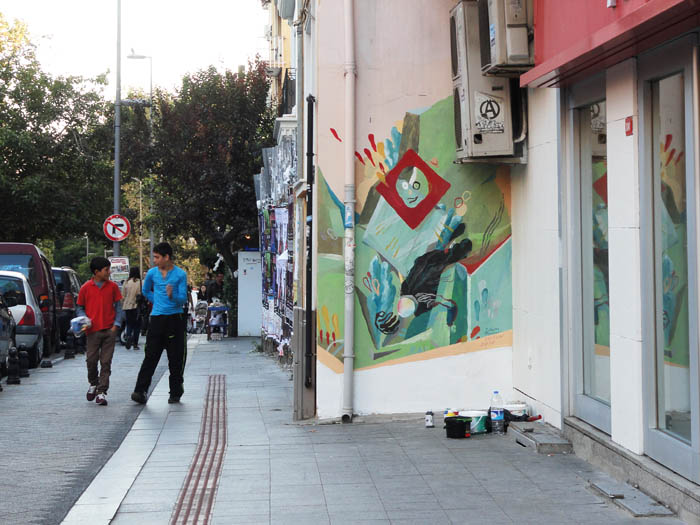 Streetlife Kadiköy - street art Istanbul - mural by Johannes Mundinger